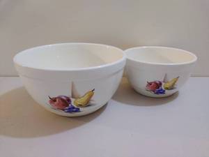 2 Vintage Knowles Utility Ware Nesting  Bowls