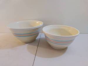 2 Vintage Oven Ware Nesting Bowls