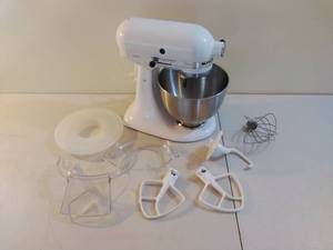 White KitchenAid Classic Stand Mixer
