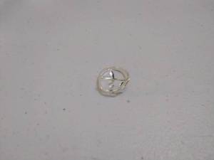 Sterling Silver Ring with Leaf Design