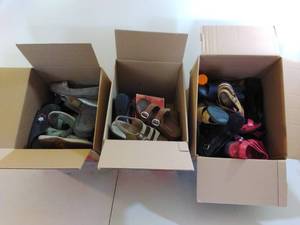 3 Boxes of Womens Shoes (Sizes 7 & 7�)