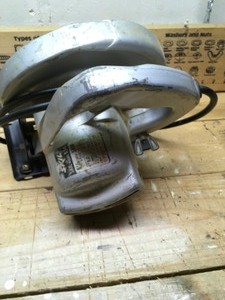 Working Circular Skilsaw