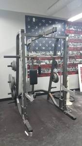 lot 1 image: Commercial Cage WIth Bar & Weights as Shown Bench is Included (RED)