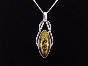 .925 Sterling Silver Marquise&nbspAmber&nbspCabochon Pendant Necklace