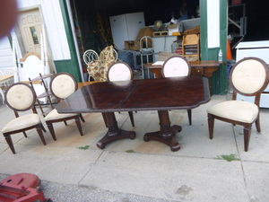 Table with 5 Chairs