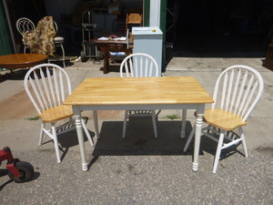 Table with 3 Chairs