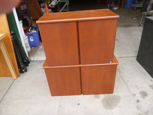 2 Wall Cabinets