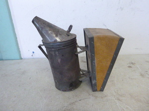 Dadant and Sons Vintage Bee Smoker
