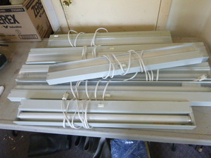 6 Florescent Lights
