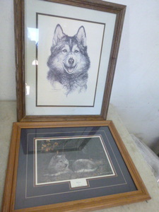 2 Wolf Prints