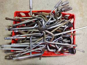 lot 70 image: Crate of Manual Socket Wrenches
