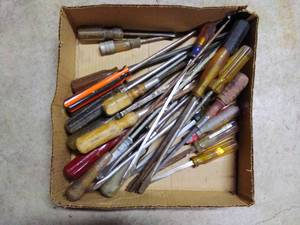 lot 71 image: Box of Screwdrivers