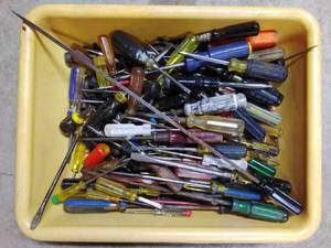 lot 75 image: Plastic Tub FULL of Screwdrivers