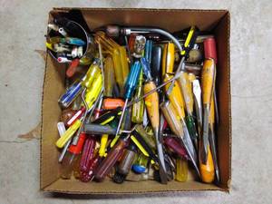 lot 78 image: Box of Screwdrivers