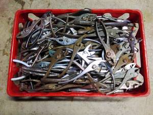 lot 109 image: Crate of Pliers