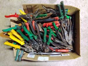 lot 115 image: Box of Shears