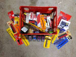 lot 122 image: Crate of Driver Bits