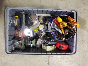 lot 136 image: Plastic Tub of Tape Measures & Scissors