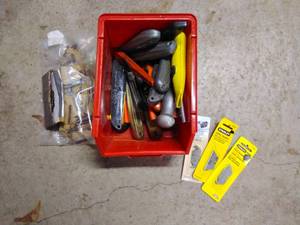 lot 149 image: Box of Utility Knives & Razor Blades