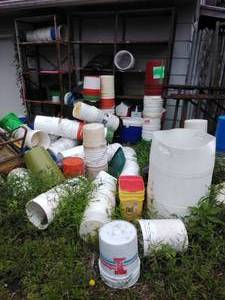 lot 210 image: TONS of Plastic Buckets