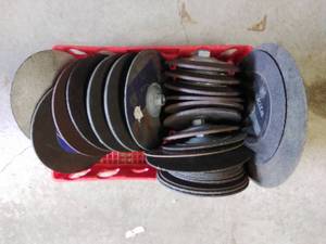 lot 152 image: Crate of Abrasive Blades