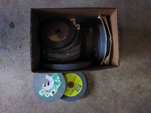 lot 155 image: Box of Grinding Wheels