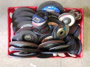 lot 159 image: Crate of Grinding Discs