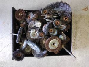 lot 160 image: Drawer FULL of Wire Wheel Brushes