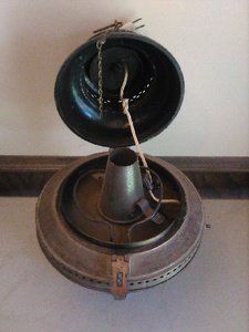 lot 604 image: Hanging oil lamp