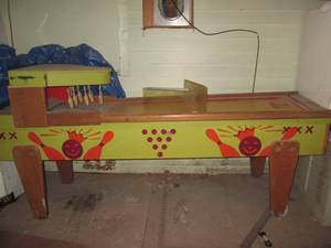 lot 53 image: Strike zone bownling machine - appr...