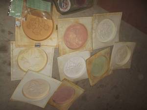 lot 54 image: Stepping stome molds - various desi...