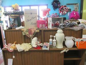 lot 109 image: Lot of assorted misc....