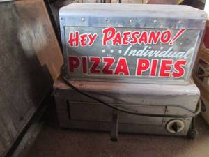 lot 12 image: Hey Paesano individual pizza pie ov...