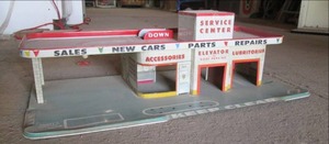 lot 43 image: Metal service center toy...