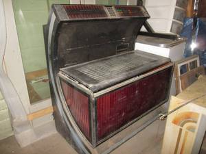 lot 46 image: Seebury Jukebox...