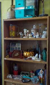 lot 208 image: Contents of Top 4 Shelves (shelving...