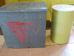 lot 213 image: Jerrace Park Daily Milk Metal Deliv...