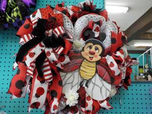 lot 225 image: Lady Bug Wreath  25...