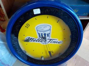 lot 231 image: Its Miller Time Clock- does not wor...