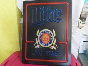 lot 245 image: Miller Lite Beer Sign- needs new bu...