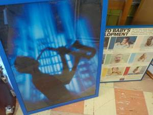 lot 247 image: Lot of pictures and frames- 9 total...