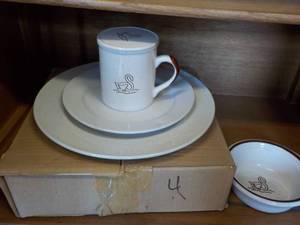 lot 268 image: 3 place Setting of Swan Dinnerware ...
