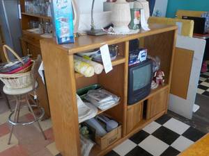 lot 294 image: Wood Entertainment Center (contents...