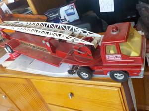 lot 312 image: Structo by ERTL toys Turbine Hooks ...