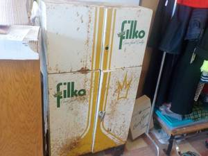 lot 347 image: Filko White Metal Shelving Unit wit...