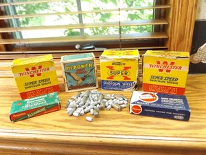 lot 11 image: Lot of Misc Vintage Shotgun Shells etc.