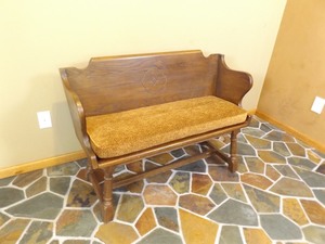 lot 21 image: Antique Wood Bench