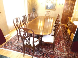 lot 61 image: Ethan Allen 12 Person Queen Anne Double Pedestal Mahogany Dining Room Table