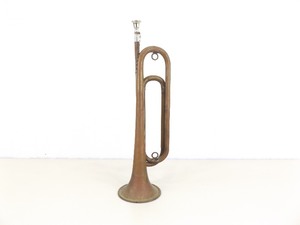 lot 44 image: Antique Brass Buglers Calvary Trumpet