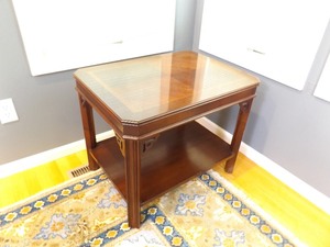 lot 82 image: Vintage Lane Furniture Wood Side Table